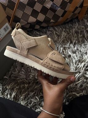 UGG kids K Goldenstar Suede Sandal